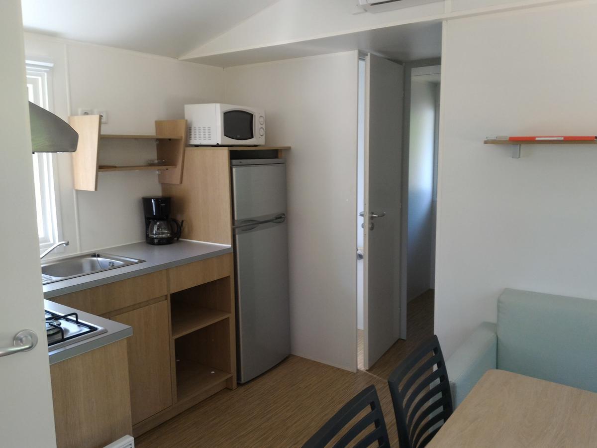 Camping Les Sables 罗纳河畔的图尔农 外观 照片